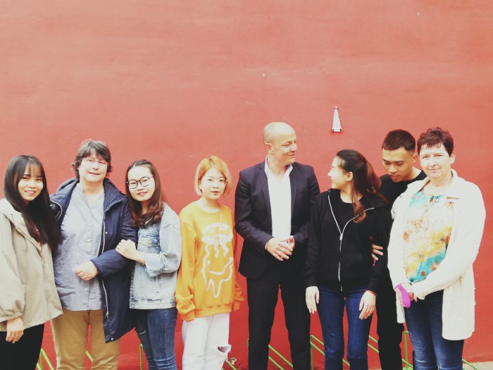 5 jungen Menschen aus Vietnam Bild 2